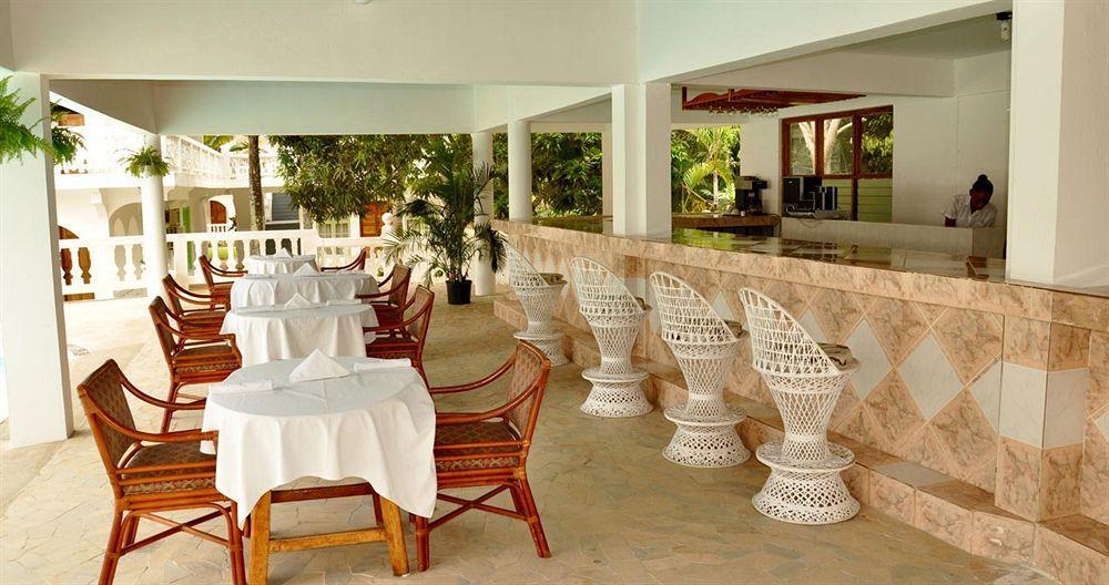 Pure Oasis Resort Негрил Экстерьер фото