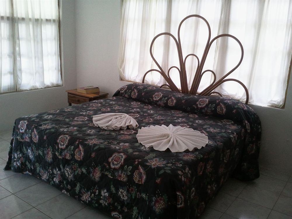 Pure Oasis Resort Негрил Экстерьер фото
