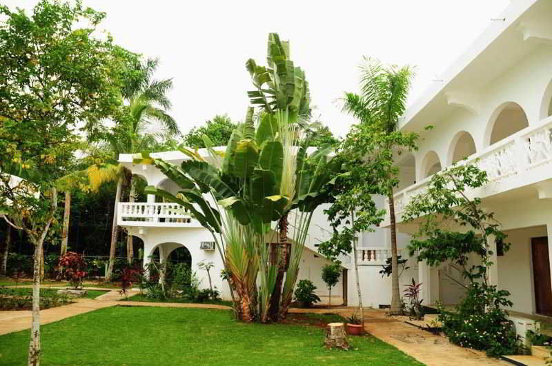 Pure Oasis Resort Негрил Экстерьер фото