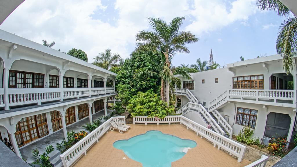 Pure Oasis Resort Негрил Экстерьер фото