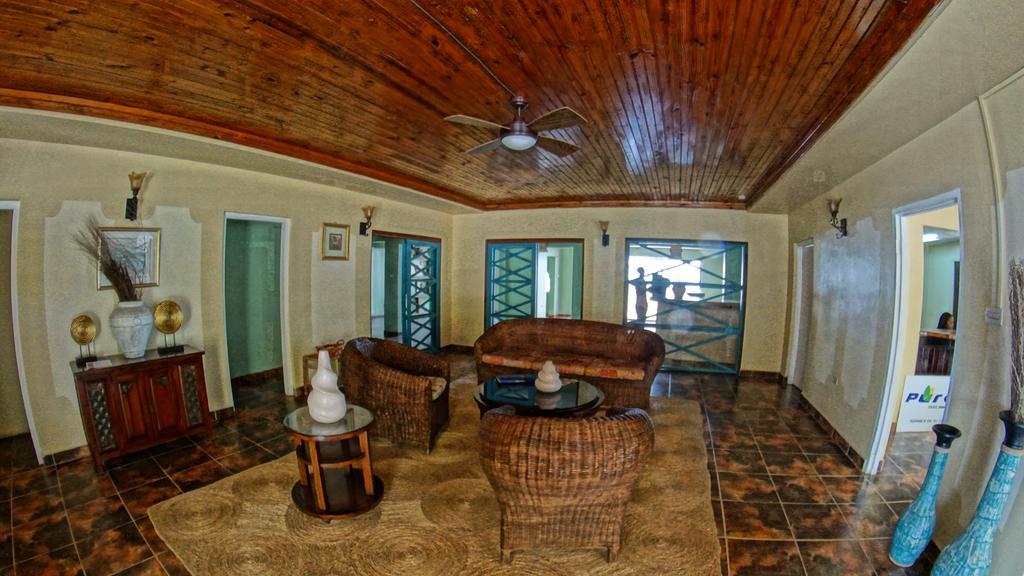 Pure Oasis Resort Негрил Экстерьер фото